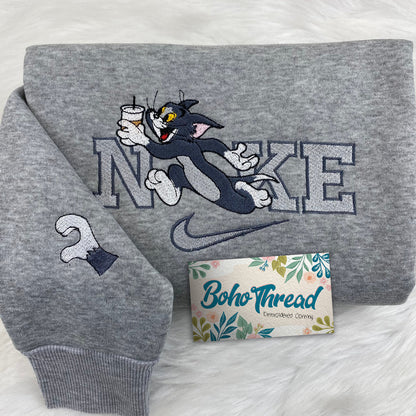 Personalized Embroidered Sweatshirt, Hoodie, T-Shirt – Tom & Jerry Cartoon Couple Design Gift